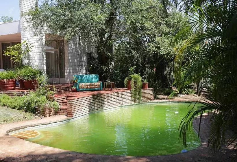 پانسیون Fleming Place