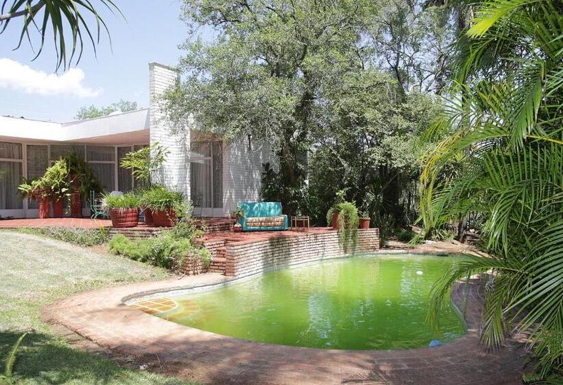 پانسیون Fleming Place