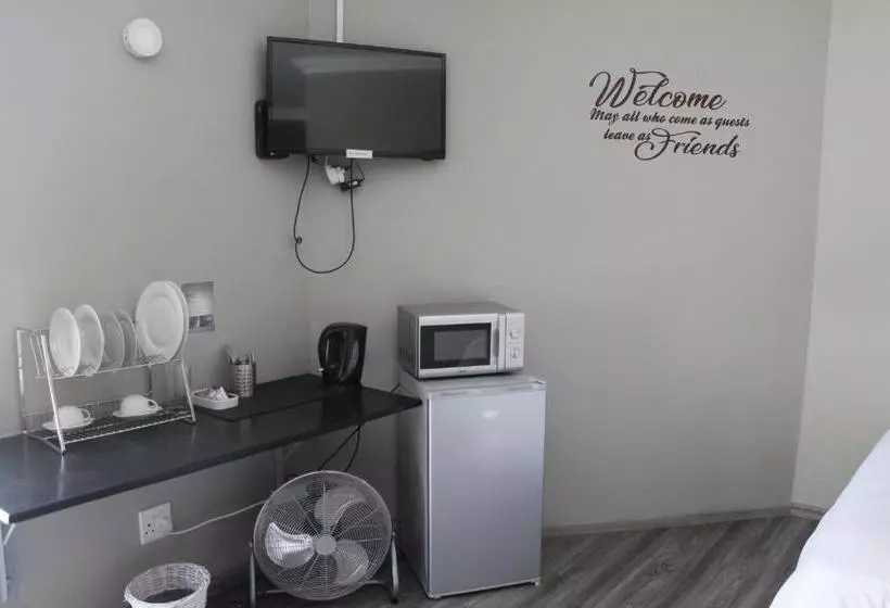 Majatalo Gonubie Summit