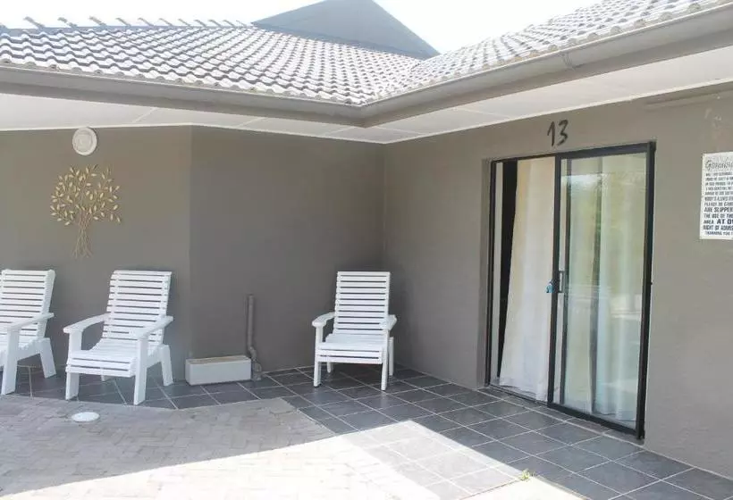 Majatalo Gonubie Summit