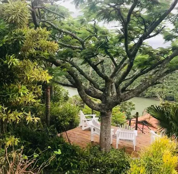 Majatalo Gonubie Summit