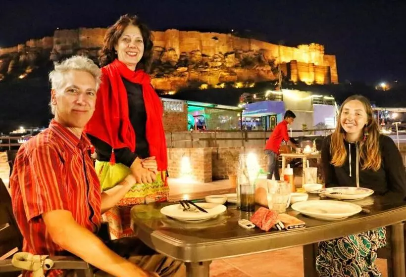 پانسیون Gopal Home Stay & Guest House
