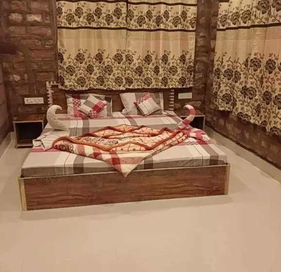 پانسیون Gopal Home Stay & Guest House