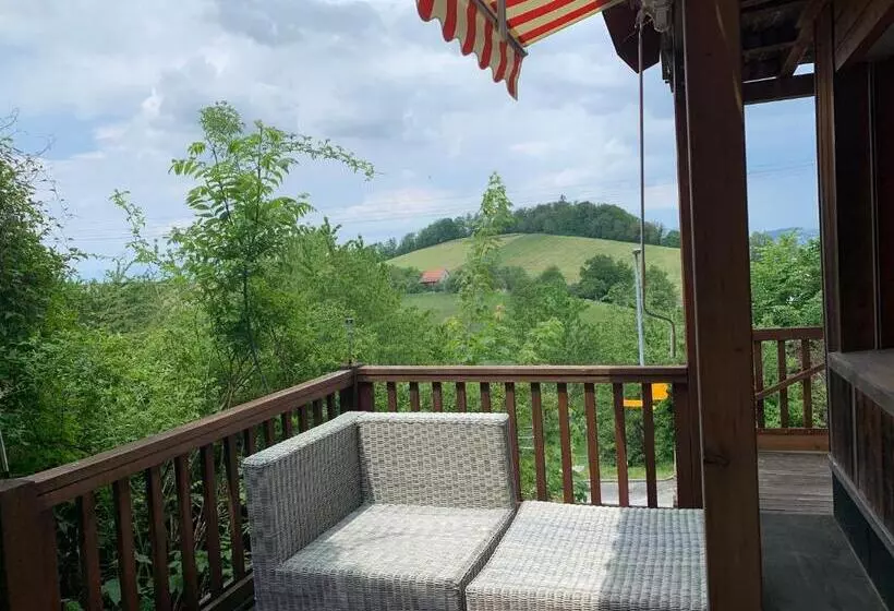 Retkeilymaja Bed & Breakfast Region Murtensee