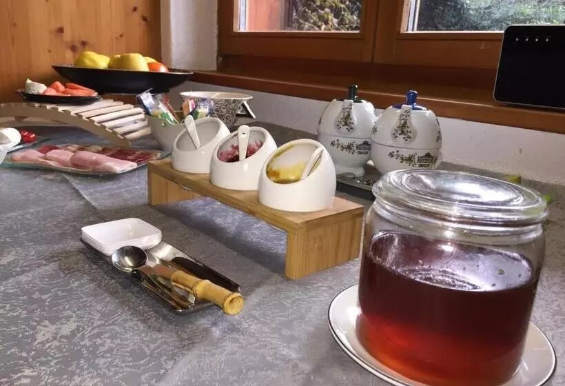 Retkeilymaja Bed & Breakfast Region Murtensee