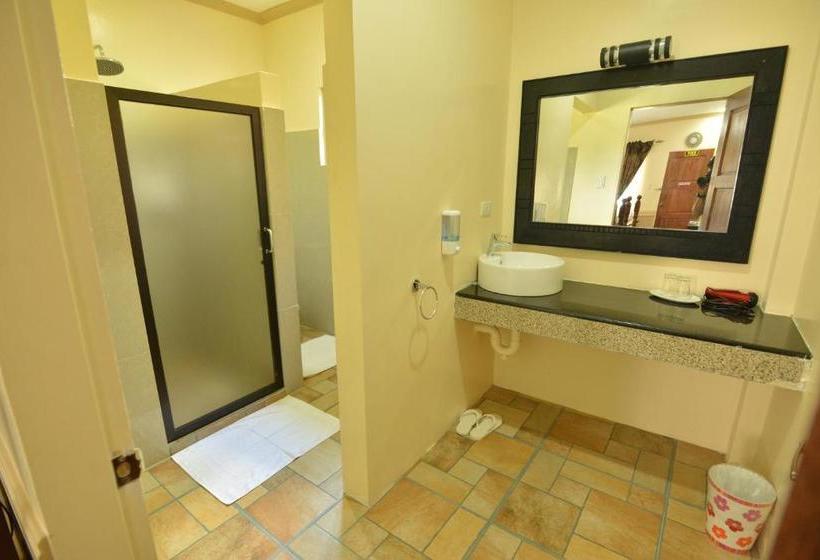 הוסטל Roz And Angelique S Inn & Suites