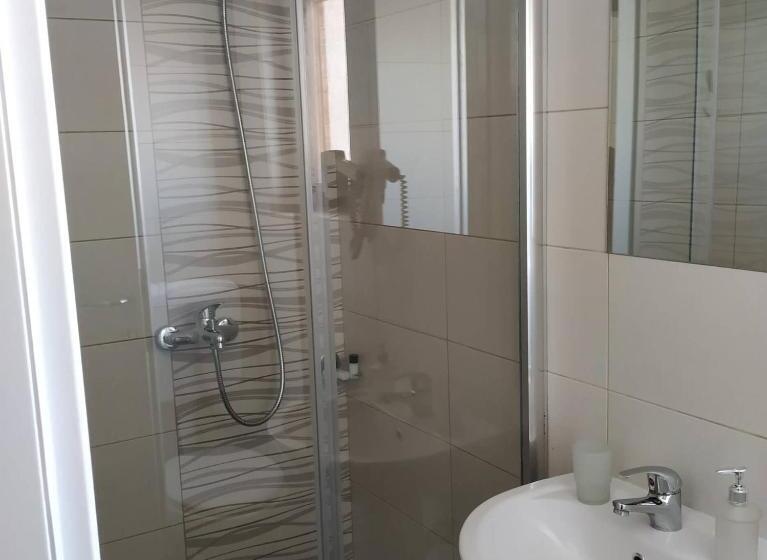 پانسیون Apartments Mostrovi