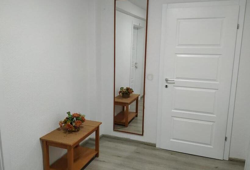 پانسیون Apartments Mostrovi