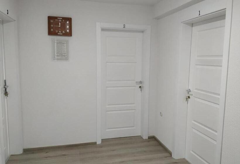 پانسیون Apartments Mostrovi