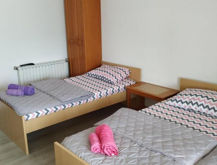 پانسیون Apartments Mostrovi