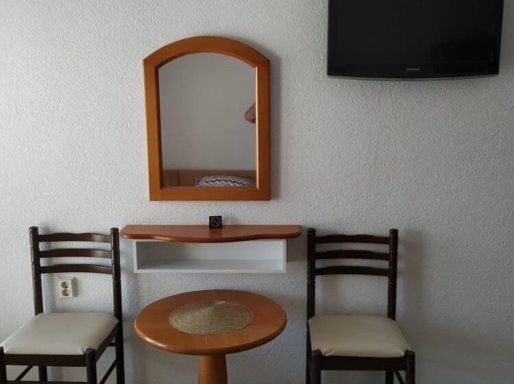 پانسیون Apartments Mostrovi