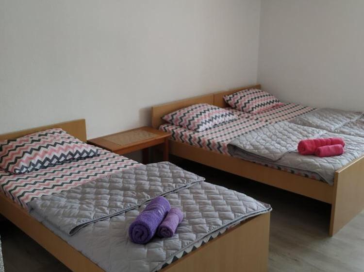 پانسیون Apartments Mostrovi