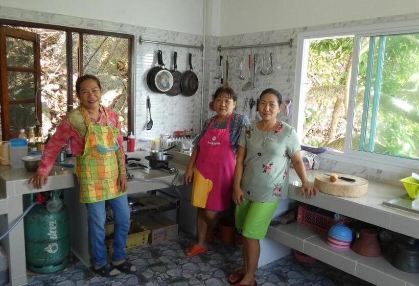 Пансион Tao Thong Villa 2