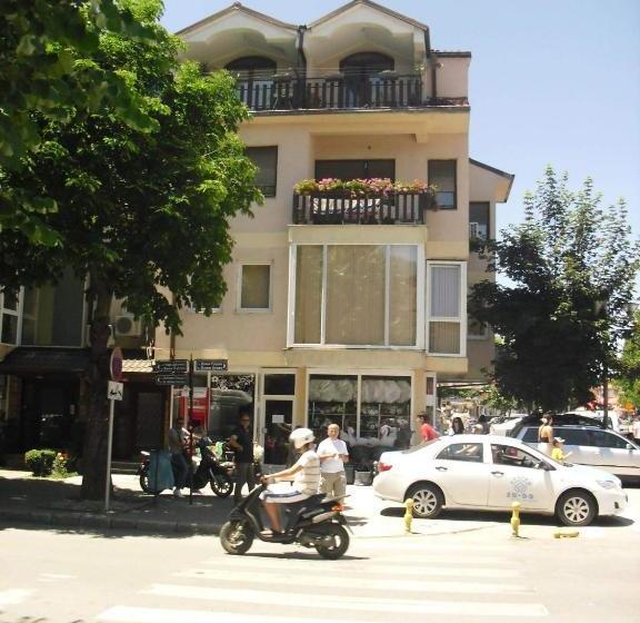 پانسیون Apartments Mostrovi