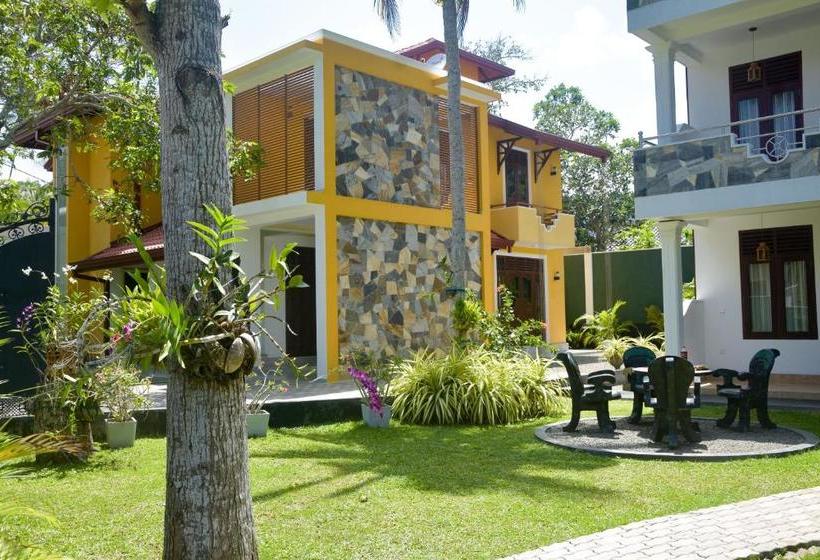 بنسيون Villa De White Sambur