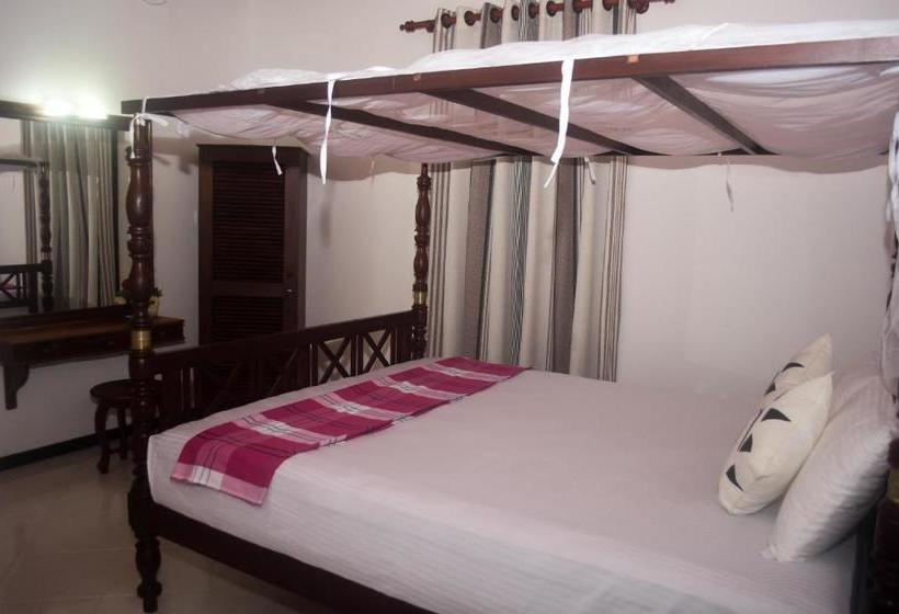 بنسيون Villa De White Sambur