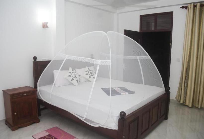 بنسيون Villa De White Sambur