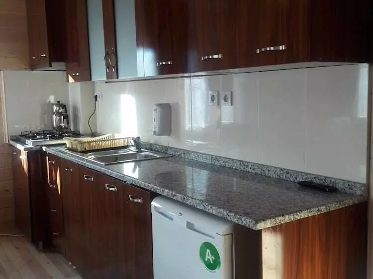 Meleklerin Evi Apart