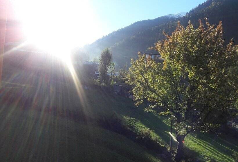 Meleklerin Evi Apart