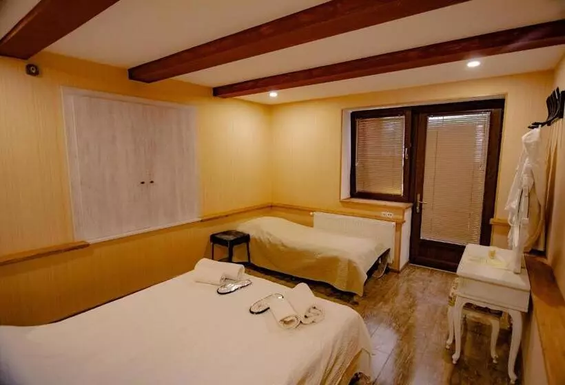 پانسیون Qilimcha S Guesthouse Art Museum
