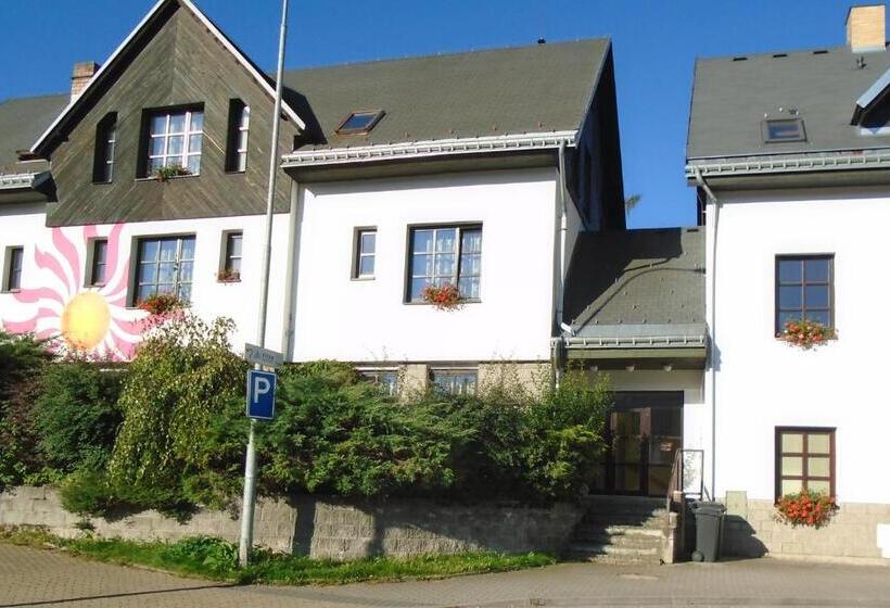 بنسيون Wellness Penzion Lázně Jablonec