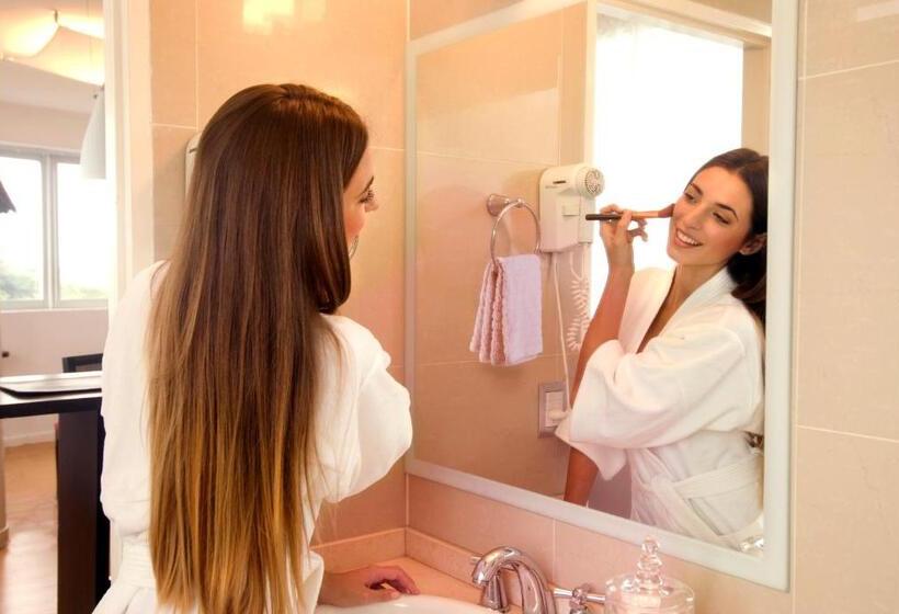 Plaza Suites Campana