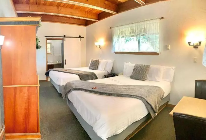 Retkeilymaja Breakers Boutique Inn