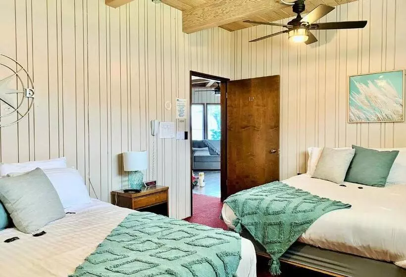 Retkeilymaja Breakers Boutique Inn