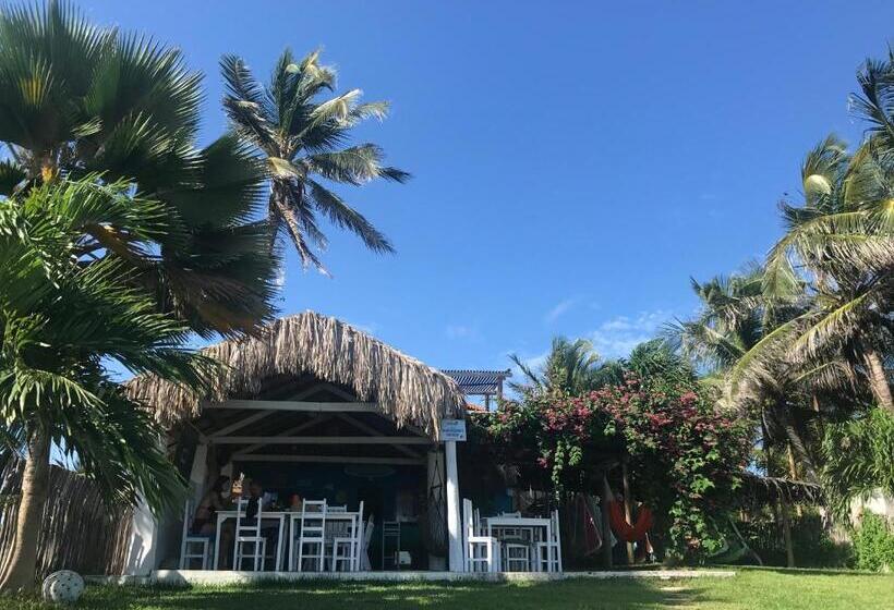 הוסטל The Spot Beachfront Sports Pousada