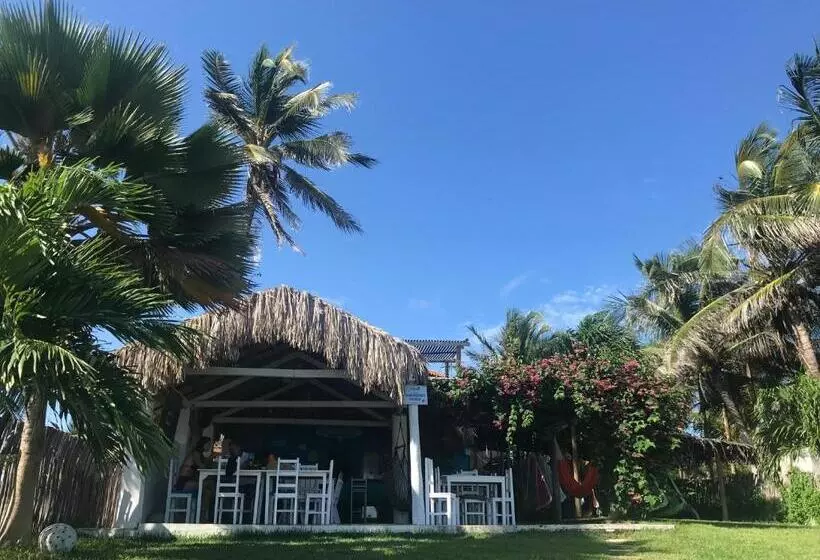 ユースホステル The Spot   Beachfront Sports Pousada