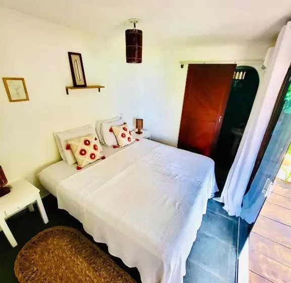 ユースホステル The Spot   Beachfront Sports Pousada