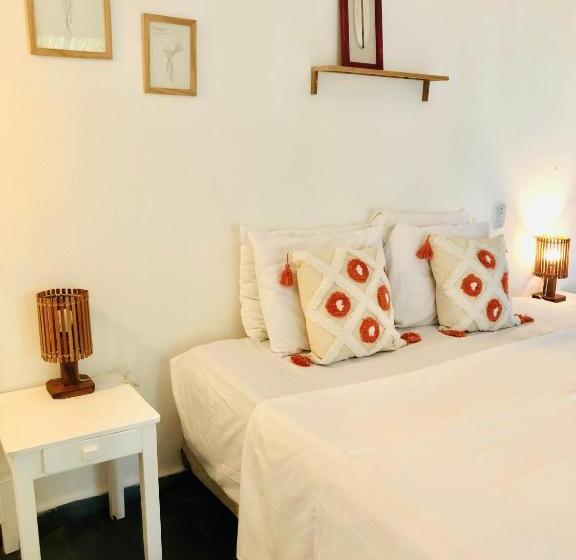 הוסטל The Spot Beachfront Sports Pousada