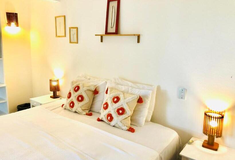 הוסטל The Spot Beachfront Sports Pousada