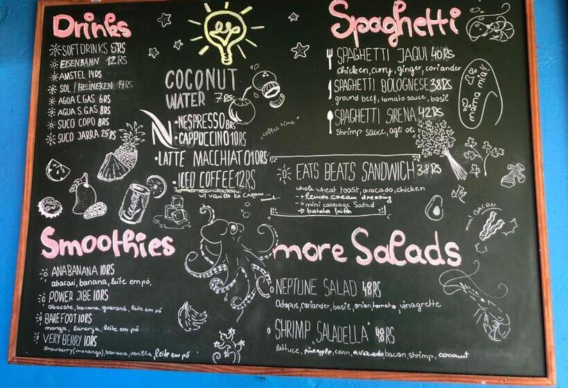 הוסטל The Spot Beachfront Sports Pousada