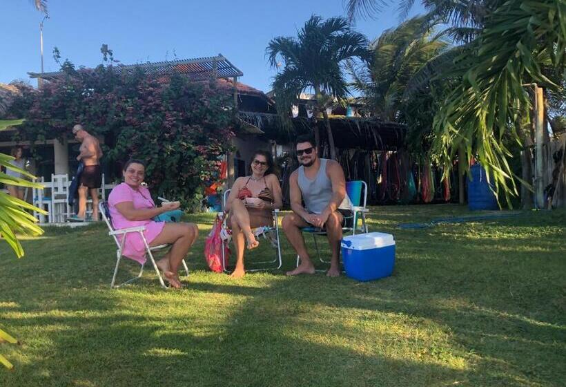 הוסטל The Spot Beachfront Sports Pousada