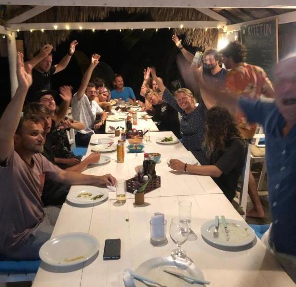 הוסטל The Spot Beachfront Sports Pousada