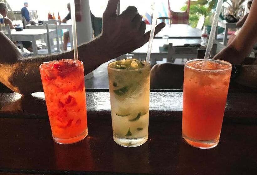 הוסטל The Spot Beachfront Sports Pousada