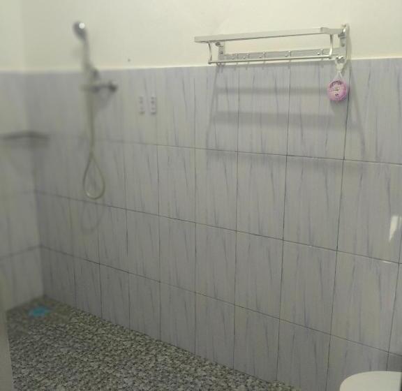 פנסיון Adila Warung And Homestay