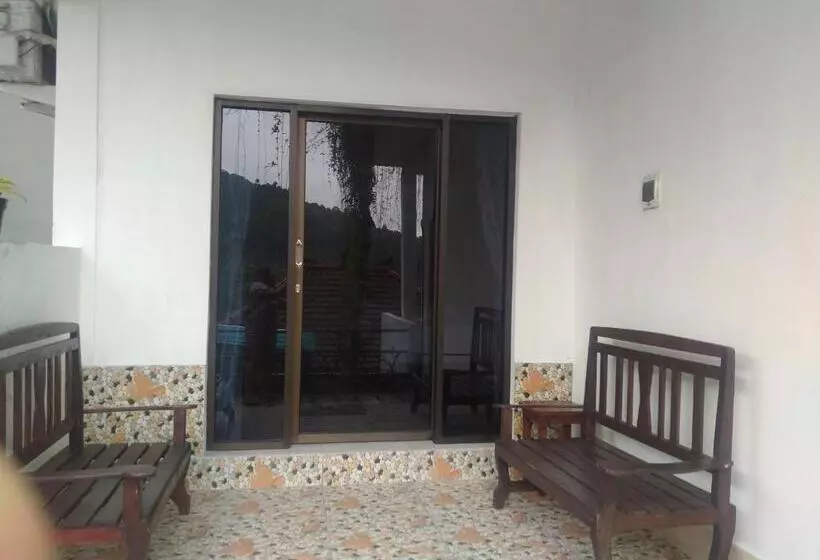 ペンション Adila Warung And Homestay