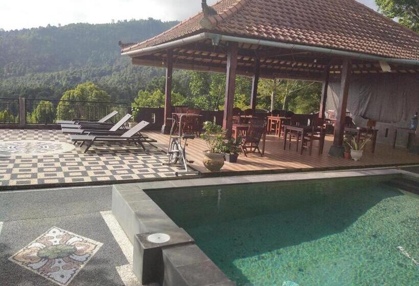 פנסיון Adila Warung And Homestay