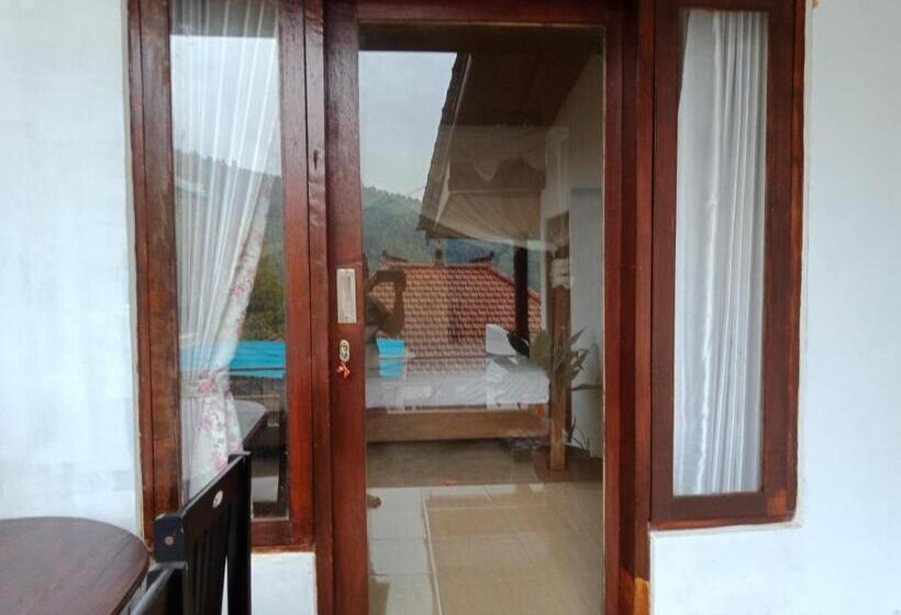 פנסיון Adila Warung And Homestay