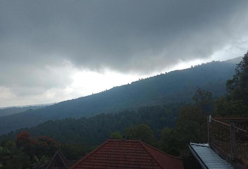 פנסיון Adila Warung And Homestay