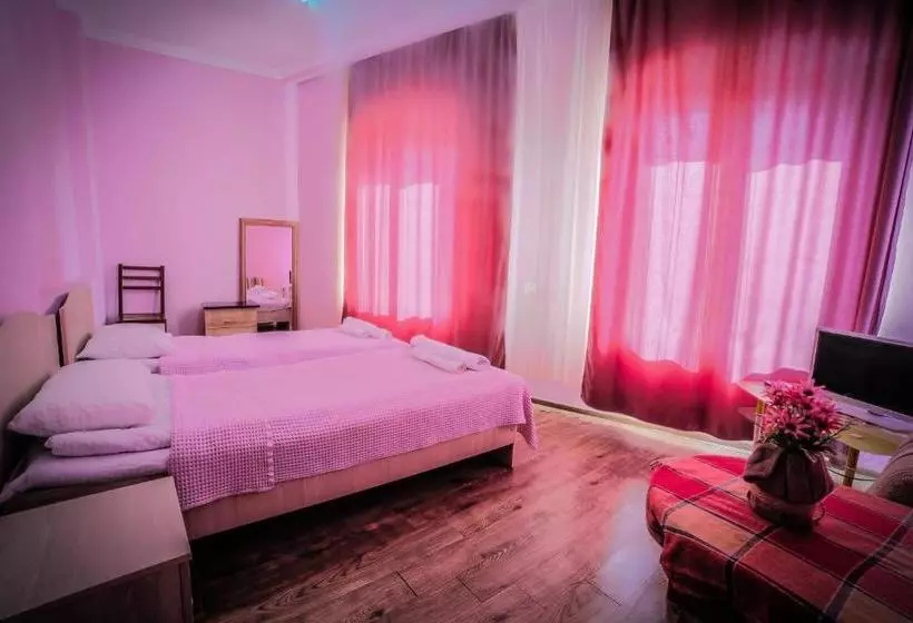 پانسیون Gh Sanapiro