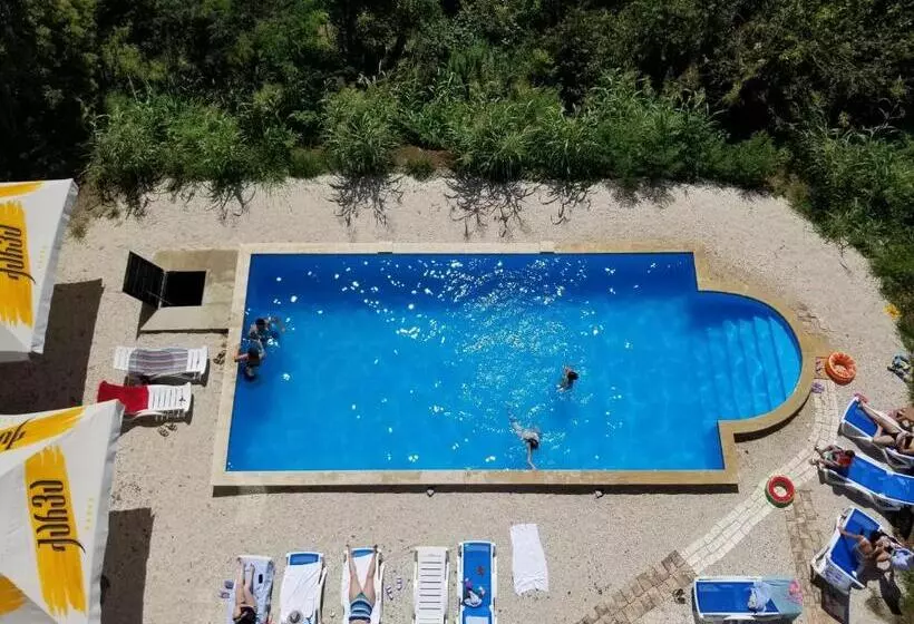 پانسیون Vita Gardenia Hotel Tskaltubo