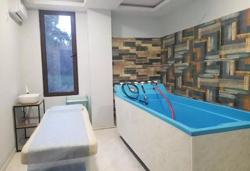 پانسیون Vita Gardenia Hotel Tskaltubo