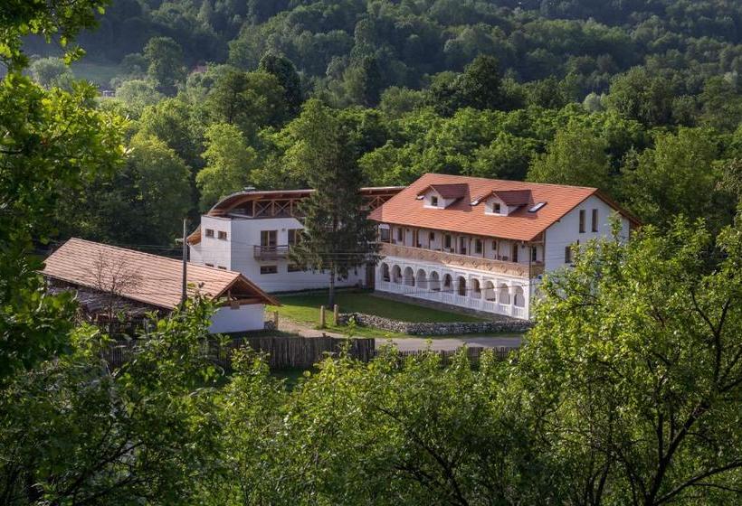 هاستل Hanul Vatra