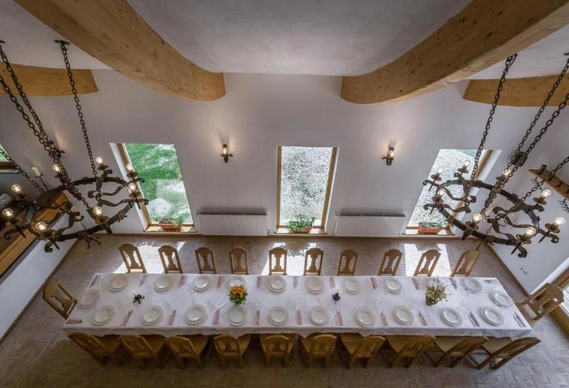 هاستل Hanul Vatra