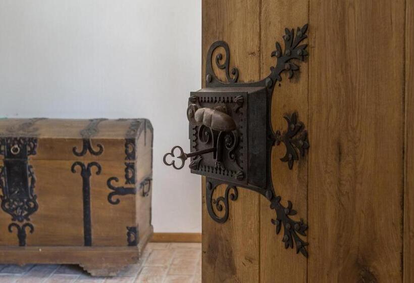 هاستل Hanul Vatra