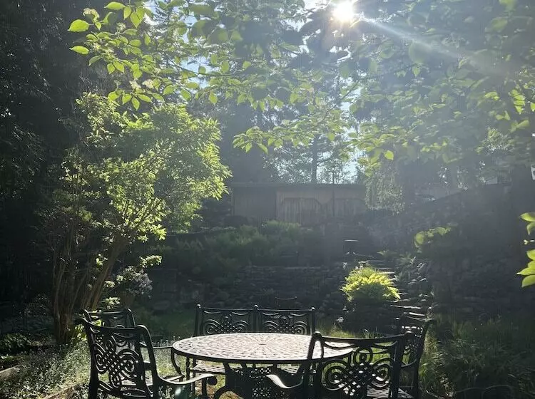 ユースホステル The Interlaken Inn
