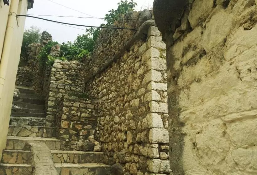 Majatalo Amphora Guesthouse